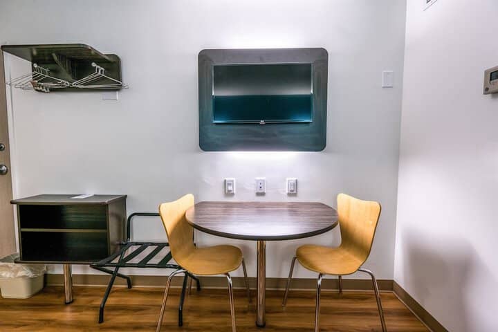 Room 27 of 47
